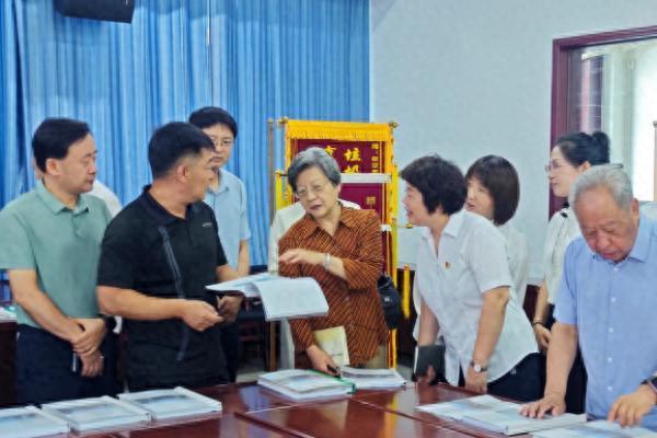 爱策略 山西省关工委专家评估组在临汾市尧都区调研校家社协同育人工作