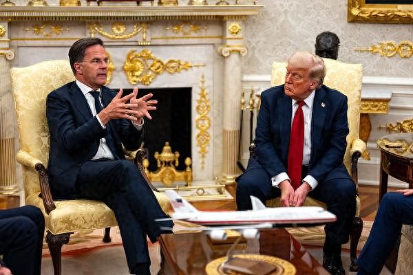 鼎东策略 白宫官员透露：特朗普认为俄罗斯终将获胜，但他想施加更大压力